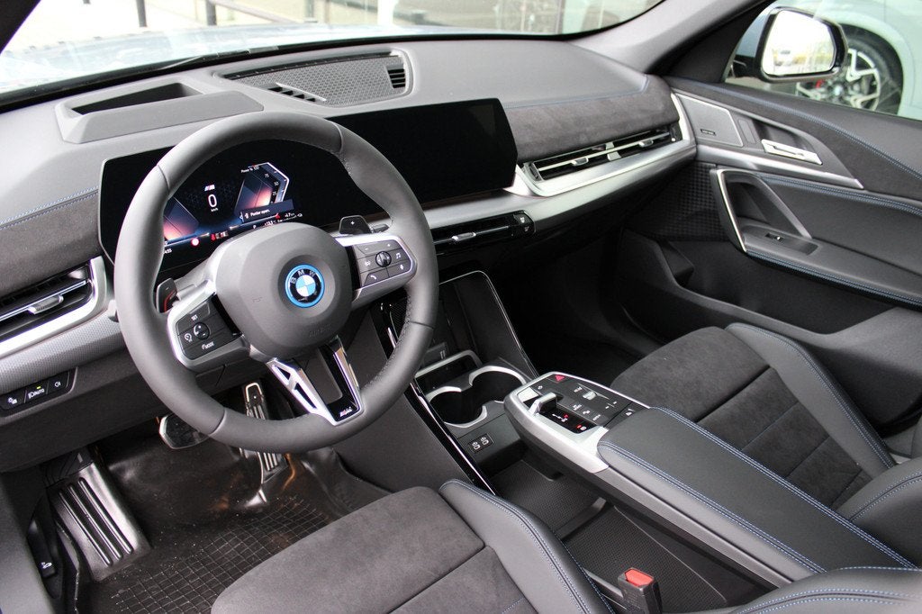 BMW X1 xDrive25e M Sport Automaat / Panoramadak / Trekhaak /, Stoelverwarming, Met garantie (alle), Origineel Nederlands, Bedrijf