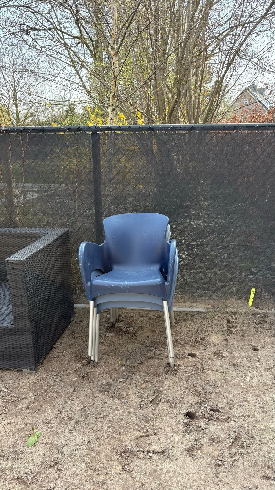 3 kunststof stoelen - Blauw, Ophalen, Kunststof, Gebruikt, Drie