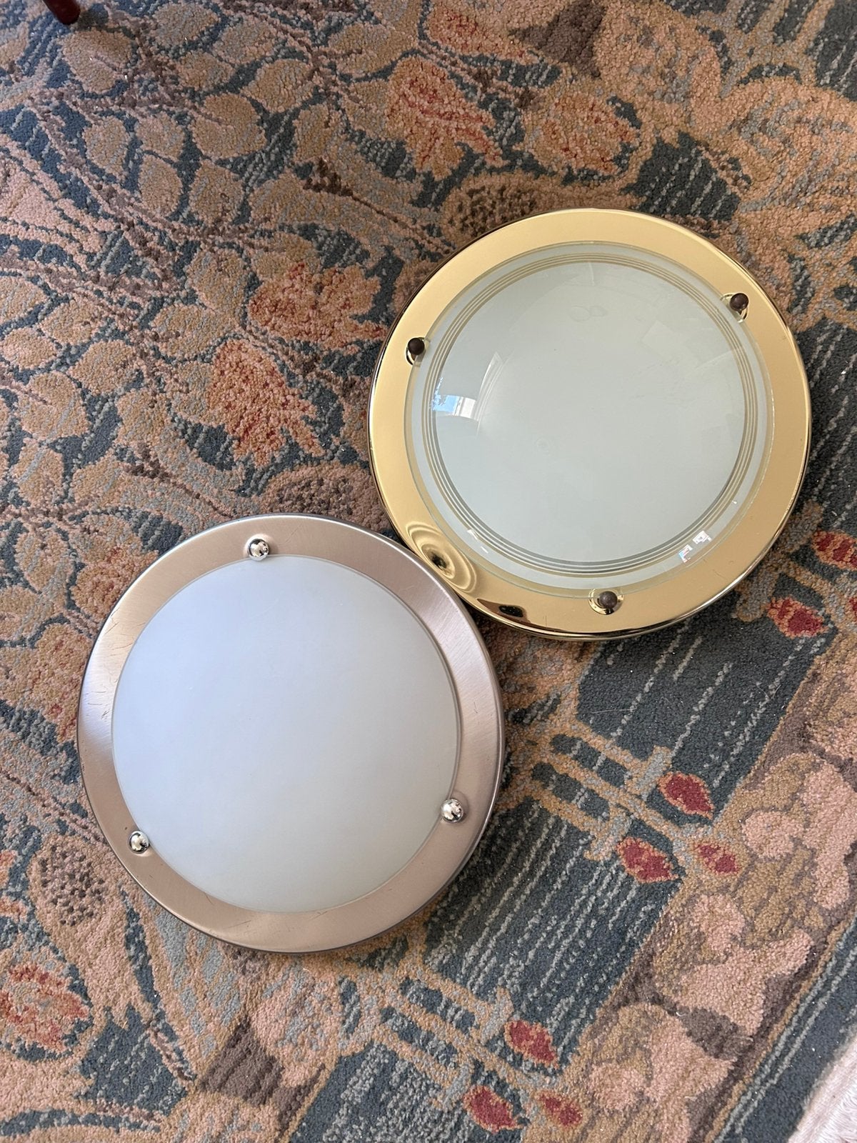 Gratis af te halen: twee schotel plafondlamp plafonniere, Ophalen, Gebruikt, E27 (groot), Glas