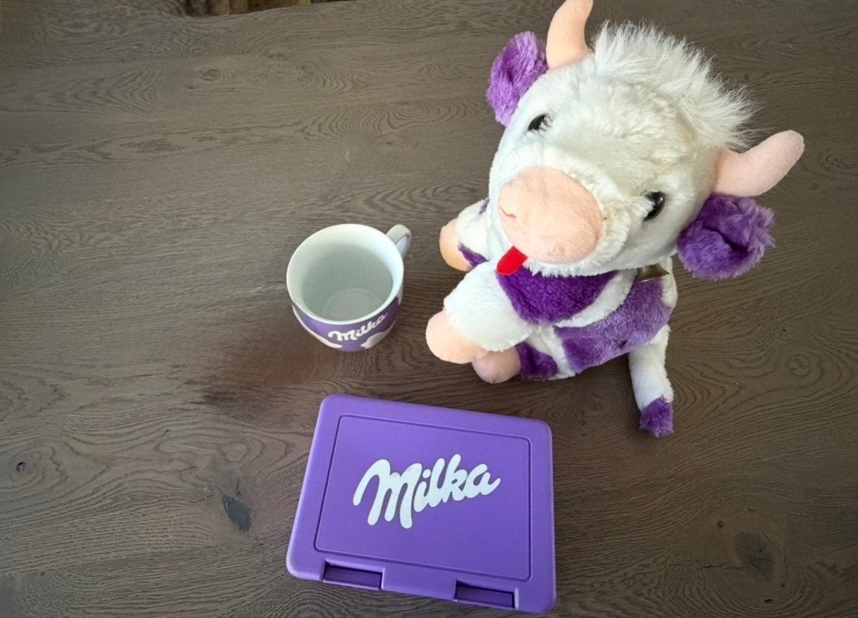 Milka verzameling: knuffel, mok en broodtrommel, Verzamelen, Ophalen of Verzenden, Zo goed als nieuw, Gebruiksvoorwerp