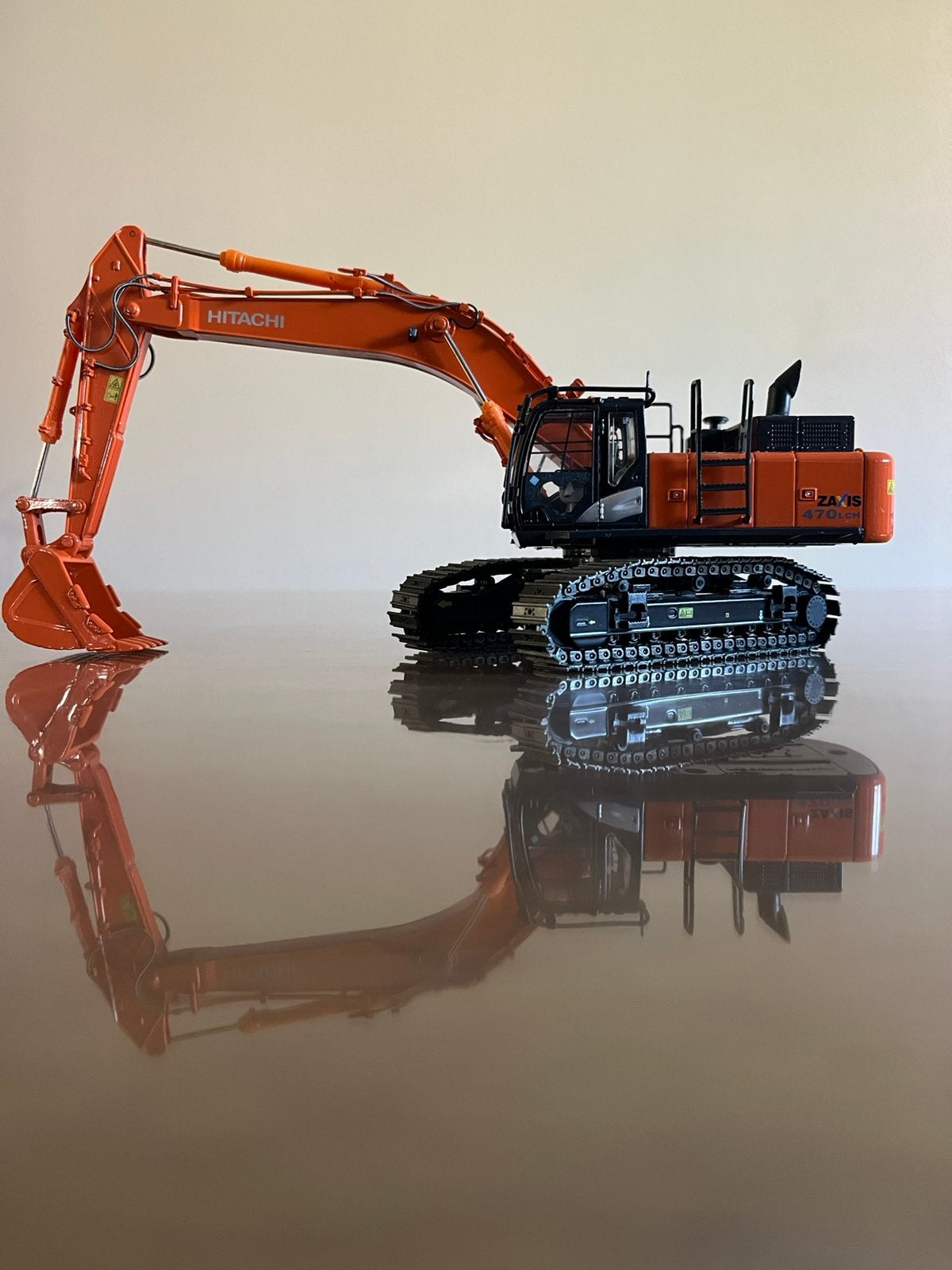 Hitachi ZX 470LCH-5 rupskraan TMC, Hobby en Vrije tijd, Modelauto's | 1:50, Ophalen of Verzenden, Zo goed als nieuw, Hijskraan, Tractor of Landbouw
