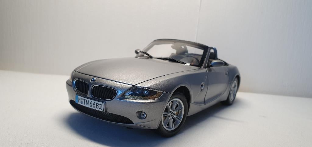 Kyosho BMW E85 Z4 (Dealer Edition), Hobby en Vrije tijd, Modelauto's | 1:18, Ophalen of Verzenden, Zo goed als nieuw, Auto, Kyosho