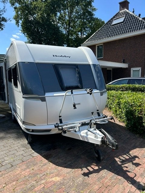 Hobby De Luxe 455 UF 2023 met split airco en voortenten, Rondzit, Hobby, Airco, Dwarsbed
