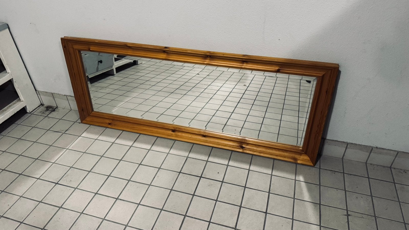 Grote spiegel met houten lijst (130x50 cm), Antiek en Kunst, Ophalen, Rechthoekig, 100 tot 150 cm, Minder dan 100 cm