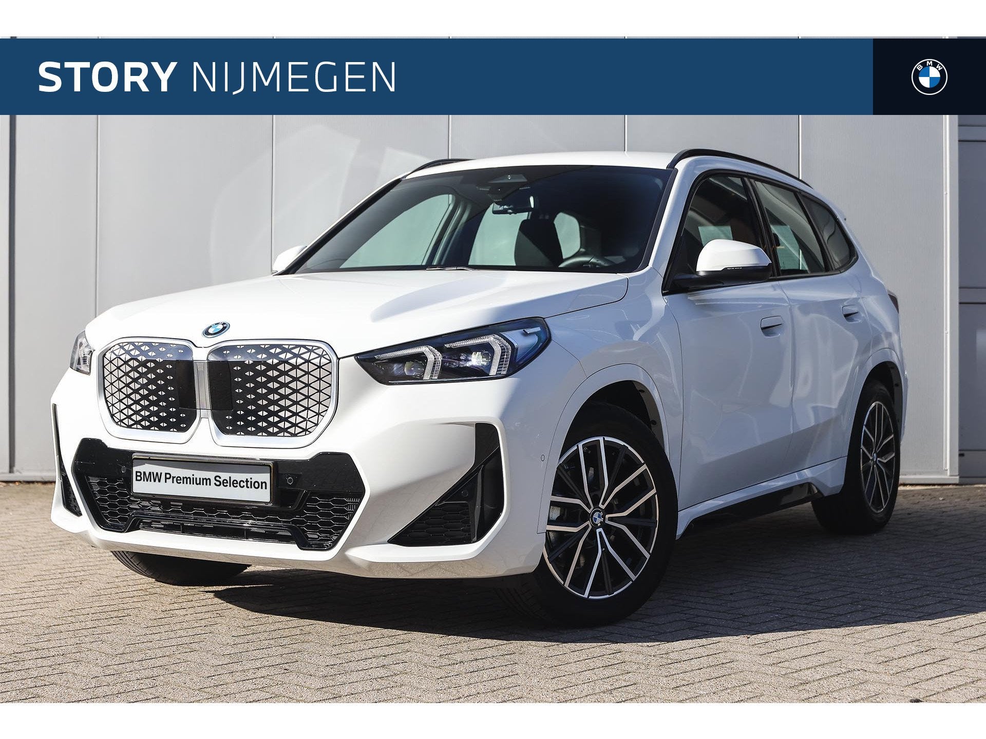 BMW iX1 eDrive20 M Sport / Sportstoelen / Comfort Access / A, Dealer onderhouden, 514 km, Gebruikt, Met garantie (alle)
