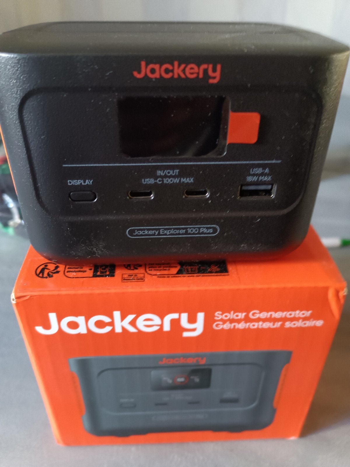 te koop jackery 100 powerbank zo goed als nieuw, Ophalen of Verzenden, Zo goed als nieuw