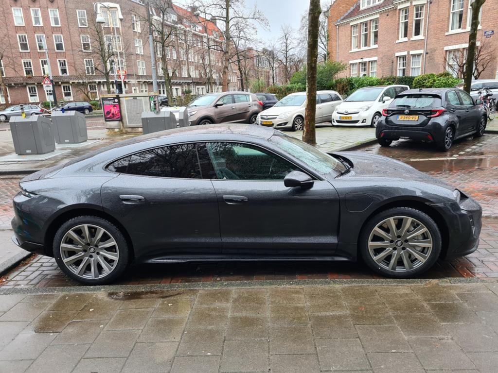 Winterbanden met velgen taycan 4 S € 1500, 15 inch, Banden en Velgen, Personenwagen, Gebruikt