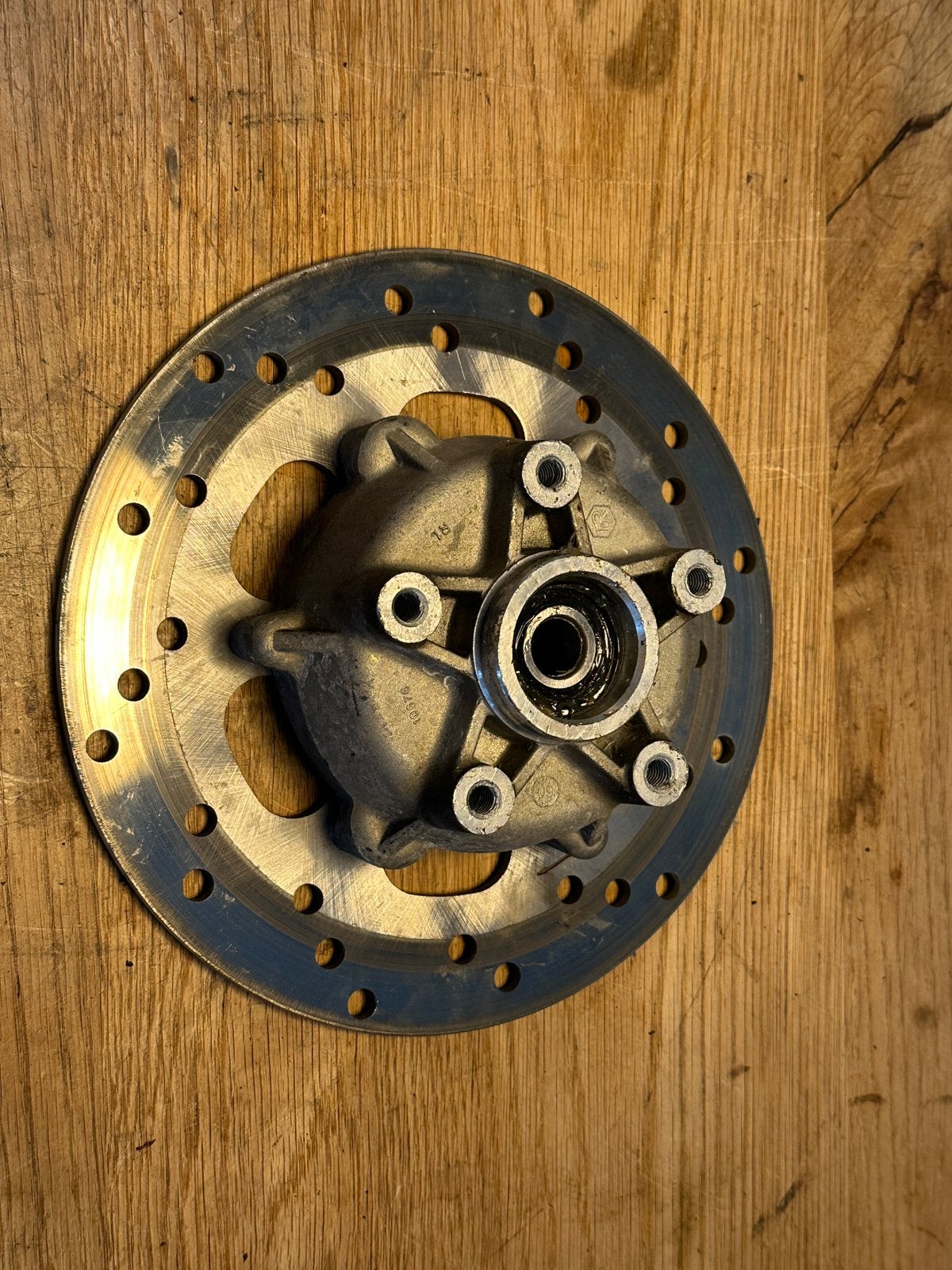 Vespa GTS 125 / 250 / 300 Voorwielnaaf met Remschijf, Ophalen of Verzenden