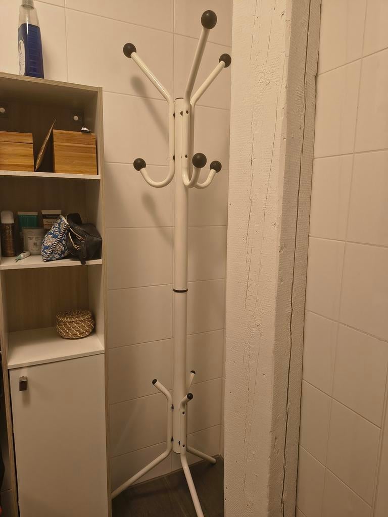 Witte staande kapstok met zwarte bollen, Huis en Inrichting, Woonaccessoires | Kapstokken, Ophalen, Gebruikt, Metaal, Staande kapstok