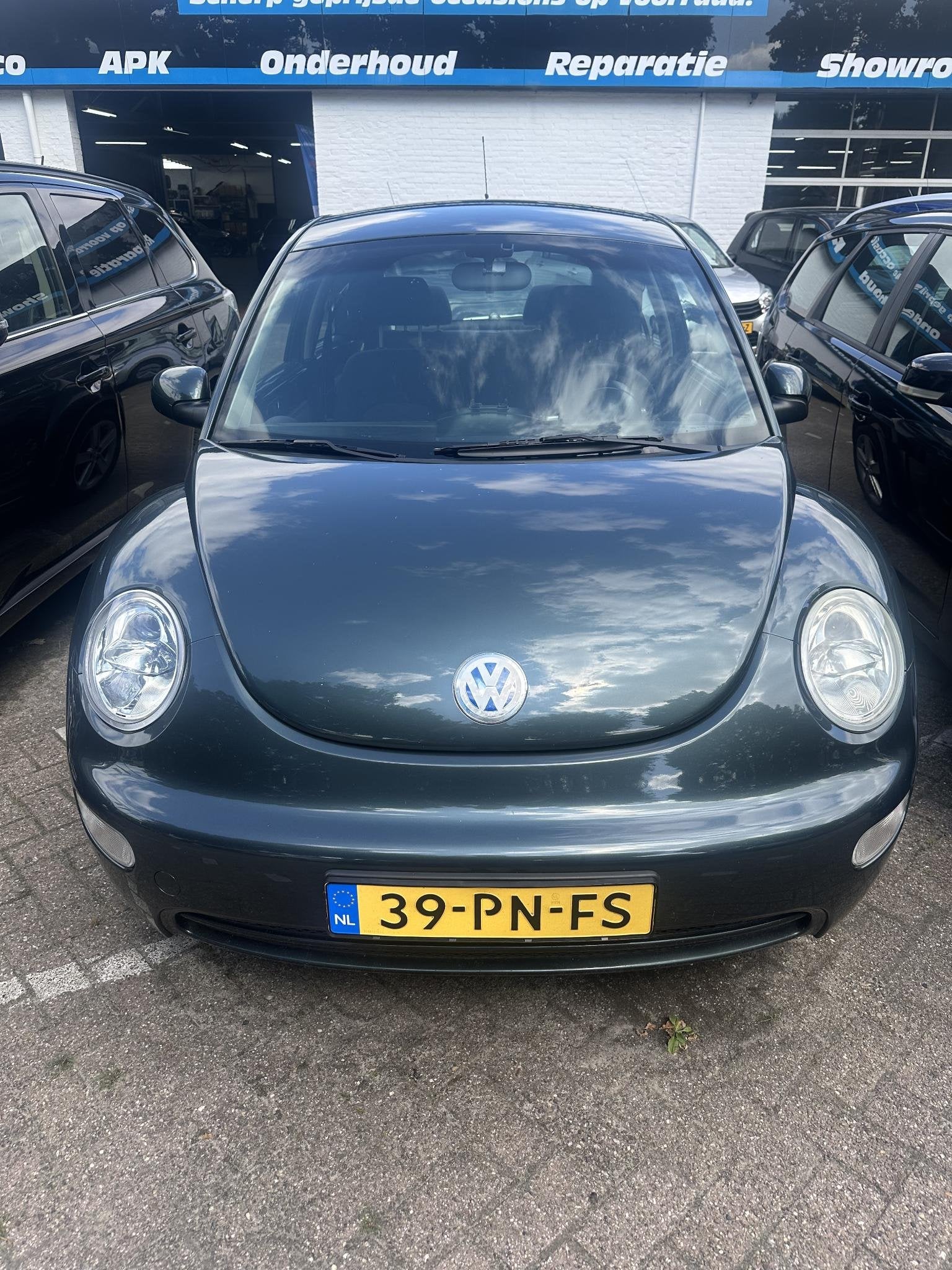 Volkswagen New Beetle 1.6 /Airco/Radio/Lm velgen, Auto's, Cruise Control, Stof, Gebruikt, 4 stoelen