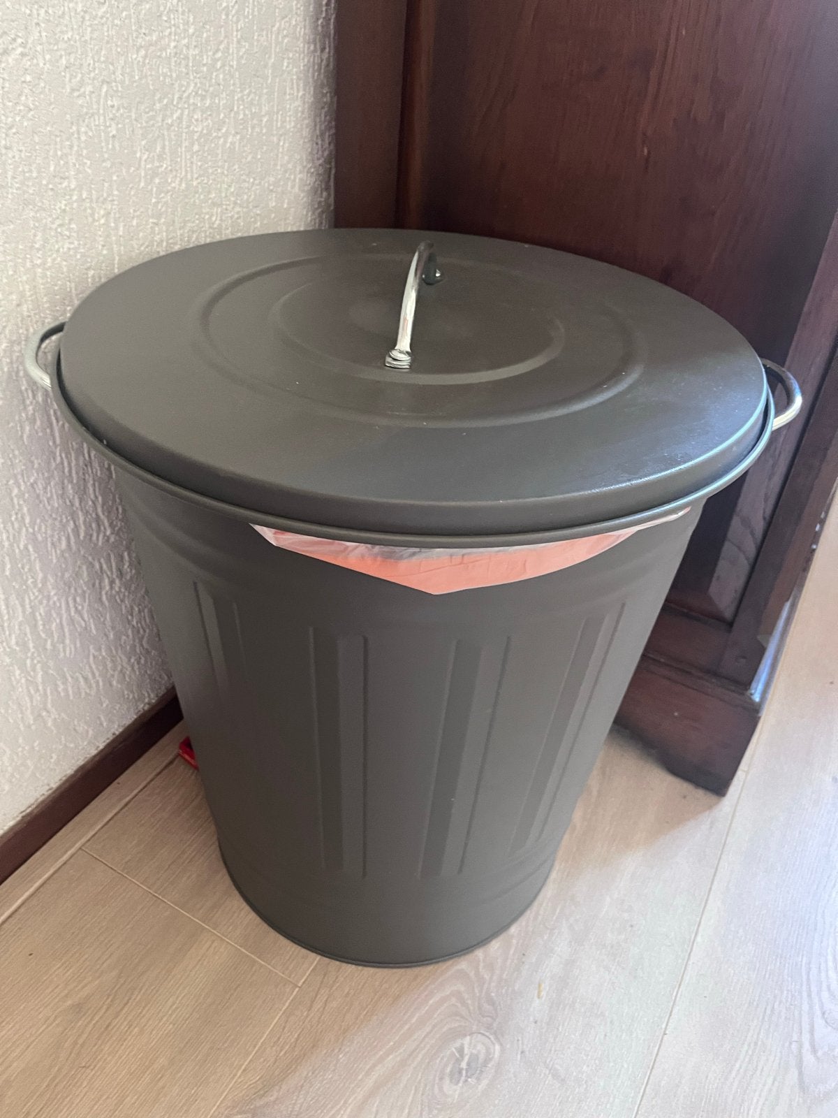 Ikea Ton met deksel - Stijlvolle opberger, Ophalen, 50 – 75, Gebruikt, Metaal