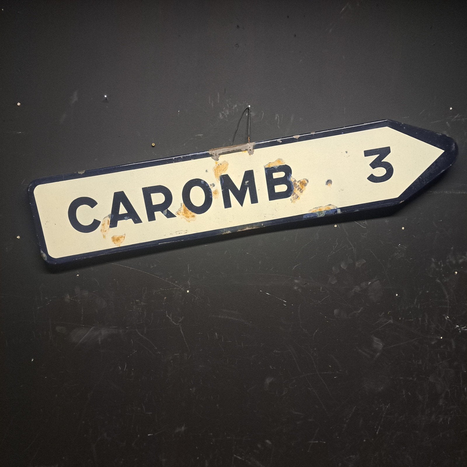 Caromb Côte ďAzur Zuid-Frankrijk
 Emaille wegwijzer '51, Antiek en Kunst, Ophalen