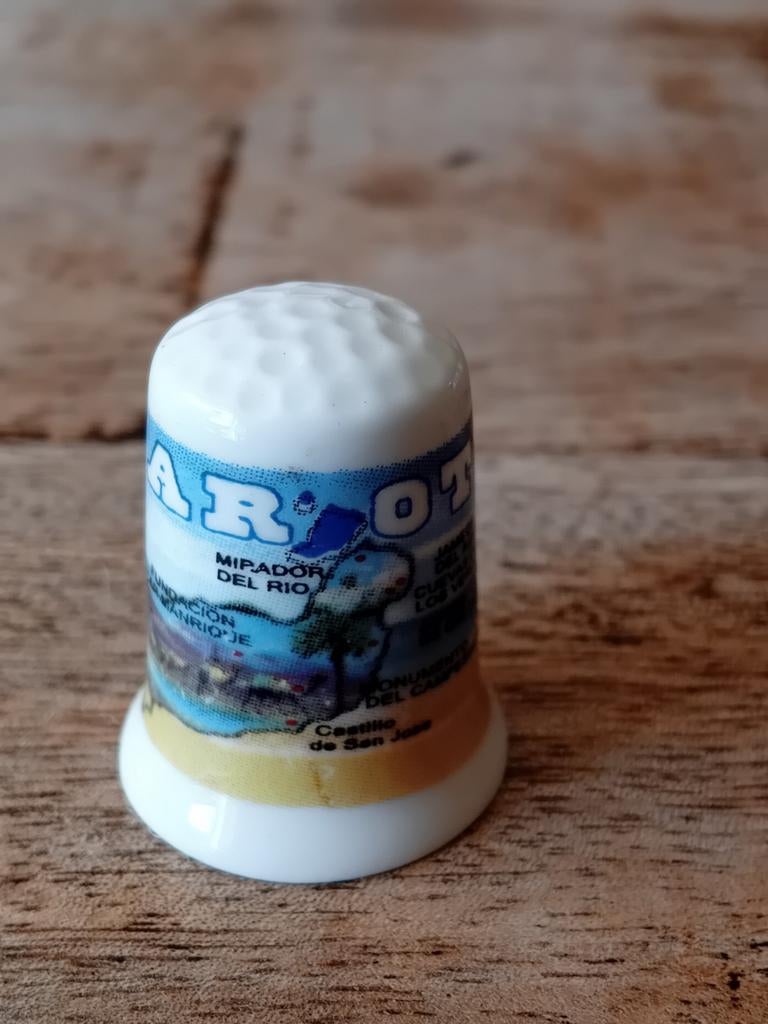 Vingerhoedjes verzamelen Lanzarote vingerhoedje, Ophalen of Verzenden, Zo goed als nieuw