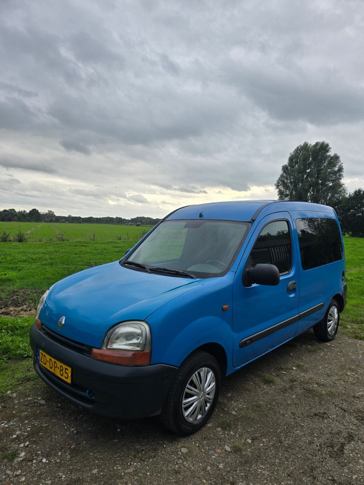 Renault Kangoo 1.4 invaliden vervoer apk 11-07-2027 rolstoel, Auto's, Stof, 40 €/maand, 4 cilinders, Blauw