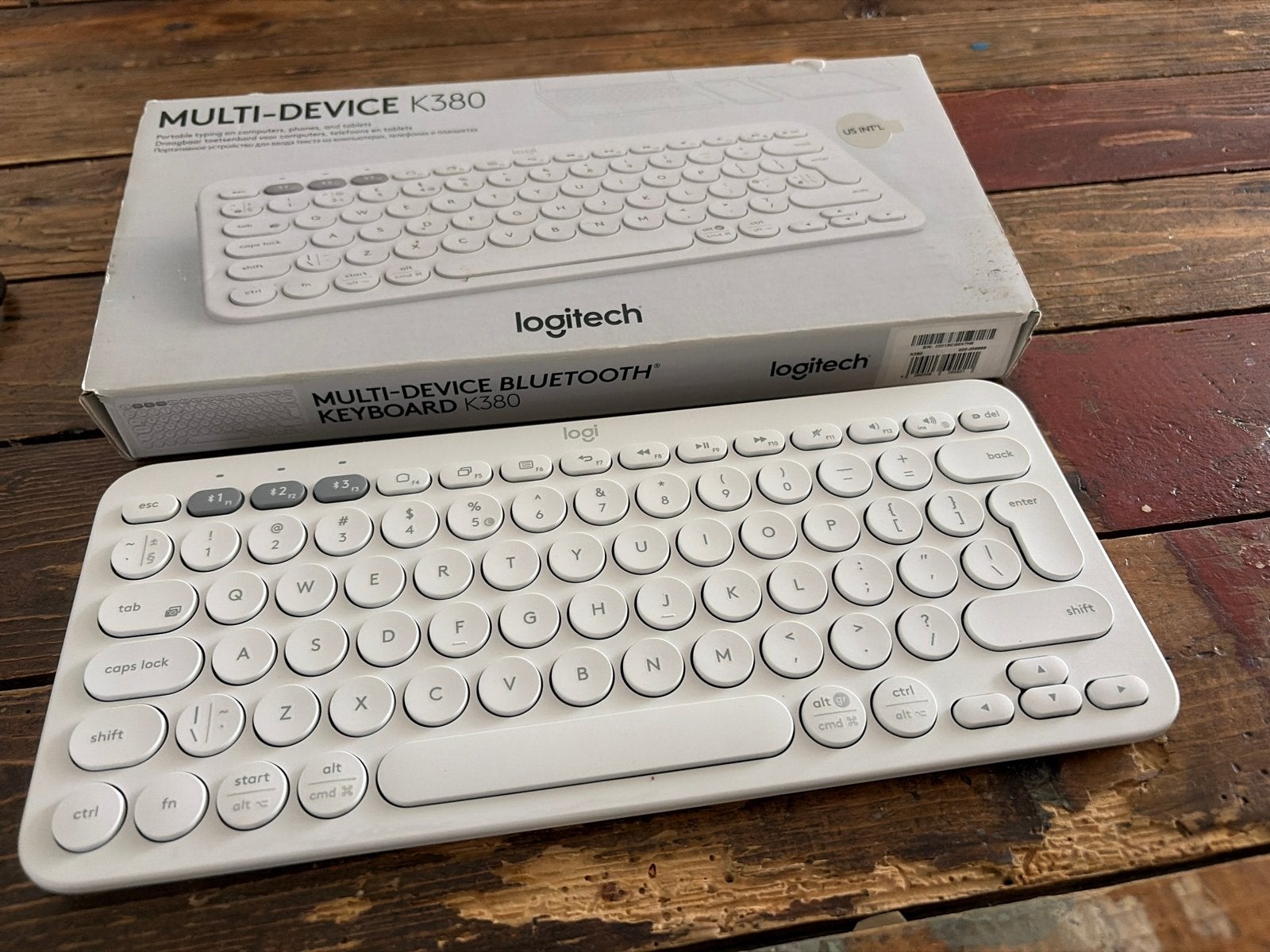 Logitech K380 Multi-Device Bluetooth Toetsenbord Wit, Computers en Software, Toetsenborden, Ophalen of Verzenden, Qwerty, Zo goed als nieuw