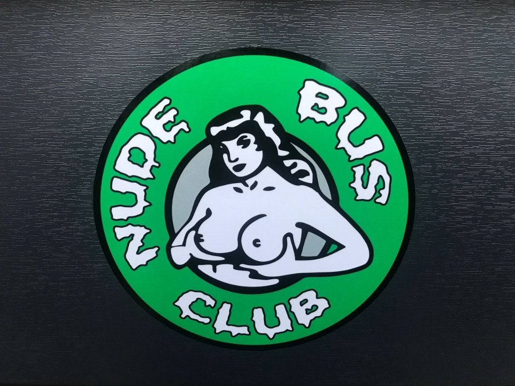 VW Nude Bus Club - Sticker - Groen - 13,3 cm, Verzenden, Nieuw, Overige typen