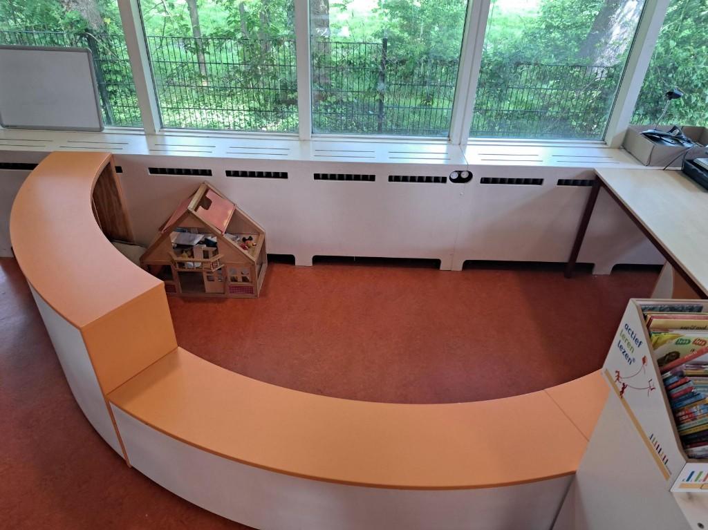 2 School bankjes, Antiek en Kunst, Antiek | Meubels | Stoelen en Banken, Ophalen