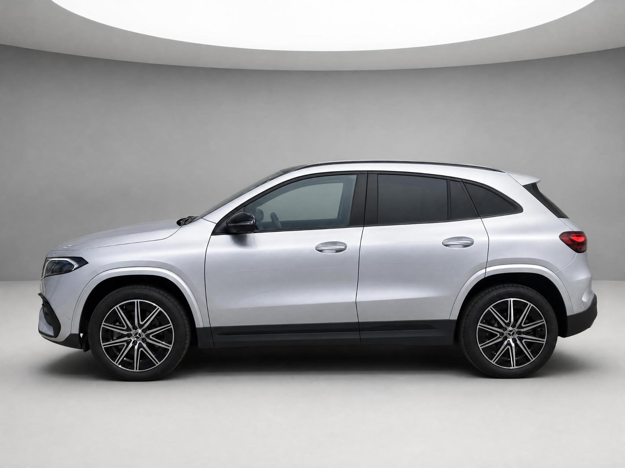 Mercedes-Benz EQA 250+ Business Solution AMG 71 kWh | Panora, Zwart, Automatische klimaatregeling, 445 min, SUV of Terreinwagen