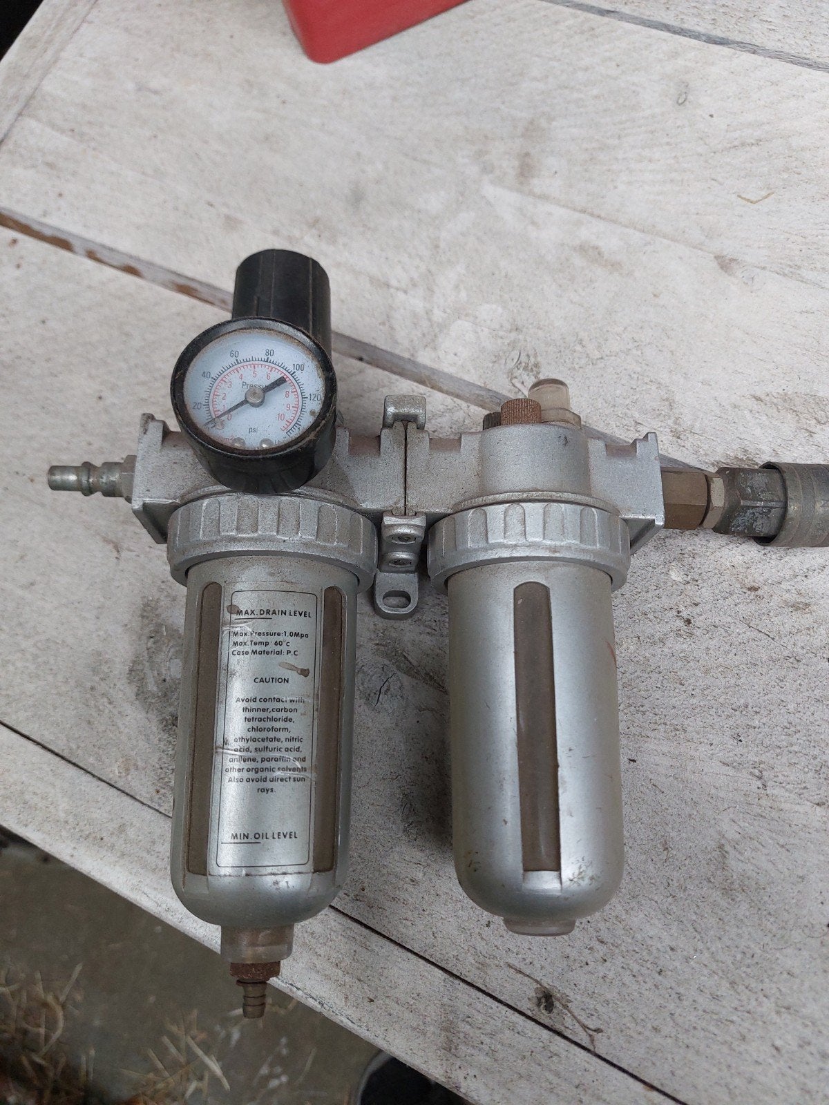 Luchtfilterregelaar met manometer, Gebruikt, 6 tot 10 bar, Ophalen of Verzenden, Minder dan 200 liter/min