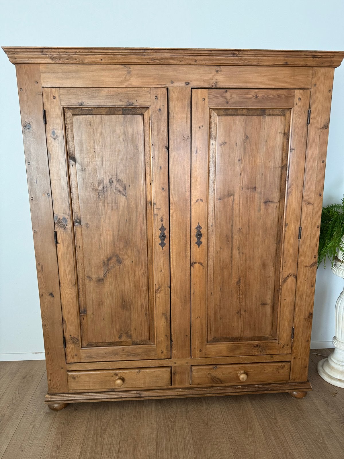 Oud grenen kast met 2 deuren en 2 lades, Ophalen, Gebruikt, 25 tot 50 cm, 150 tot 200 cm