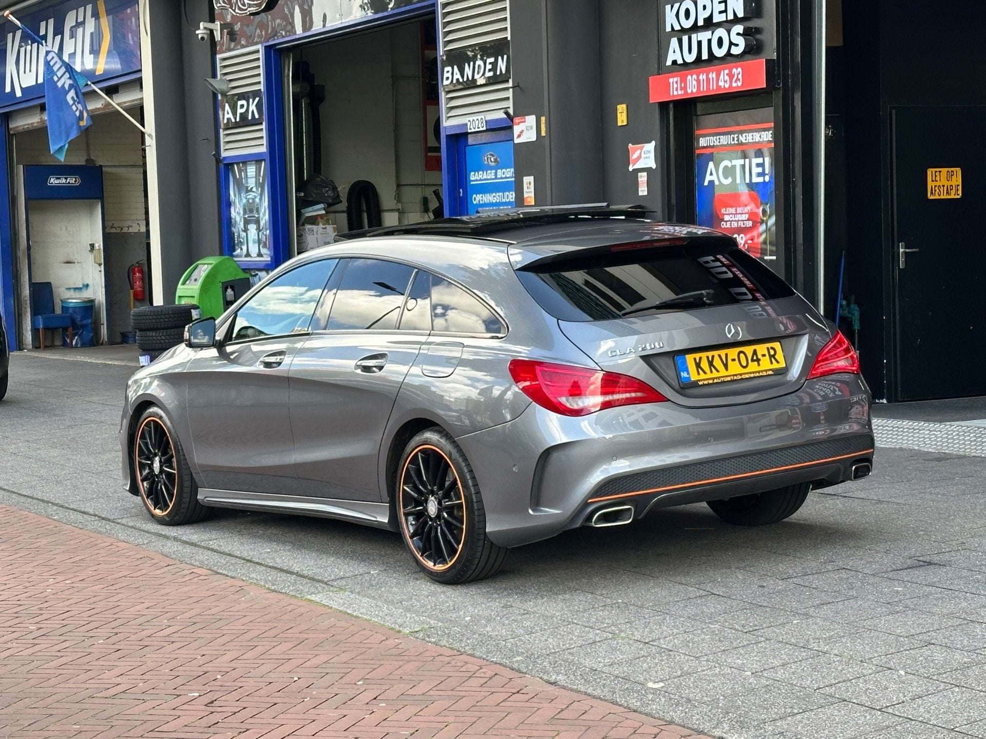 Mercedes-Benz CLA-klasse Shooting Brake 200 OrangeArt Editio, Auto's, CLA, 730 kg, Gebruikt, Euro 6
