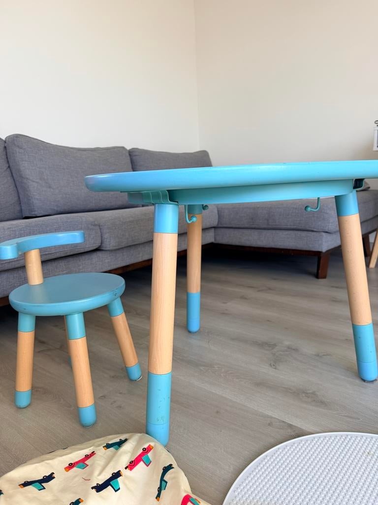 Stokke mutable Kinder speeltafel met stoel - lichtblauw, Ophalen of Verzenden, Zo goed als nieuw