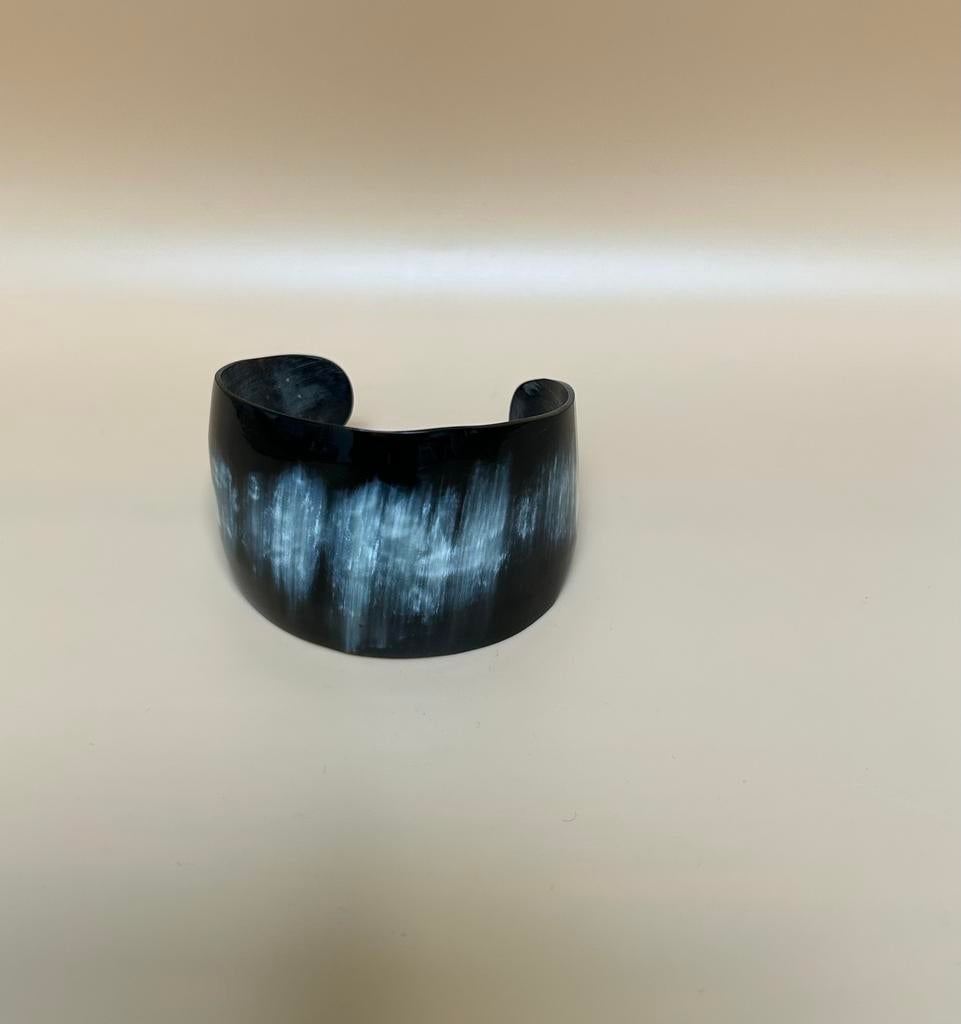 Afrikaanse armband van hoorn, Ophalen of Verzenden, Zo goed als nieuw