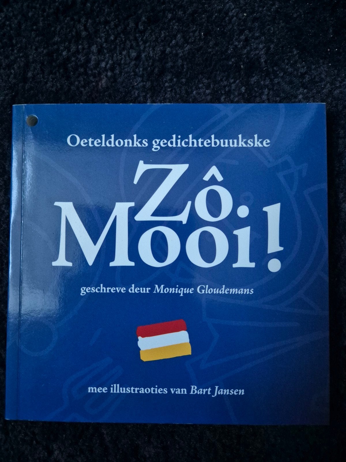 Oeteldonkse gedichtenbundel Zô Mooi!, Boeken, Ophalen of Verzenden, Zo goed als nieuw