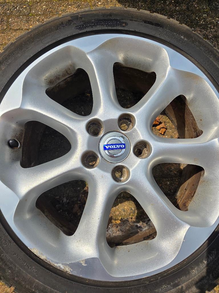 Volvo lichtmetalen velgen 17 inch met Michelin banden, Ophalen, Gebruikt, Velg(en), 17 inch