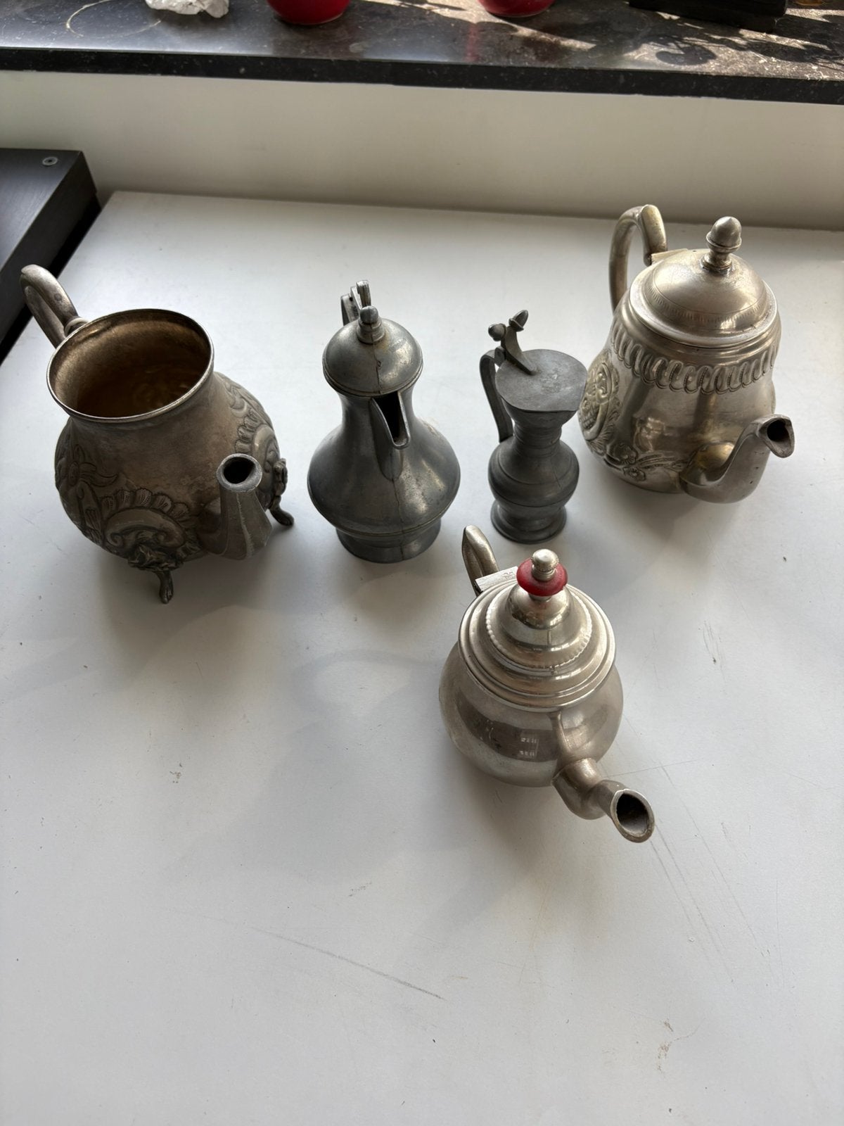 5 oude Marokkaanse metalen thee- en schenkkannen ET-TAJ, Antiek en Kunst, Verzenden
