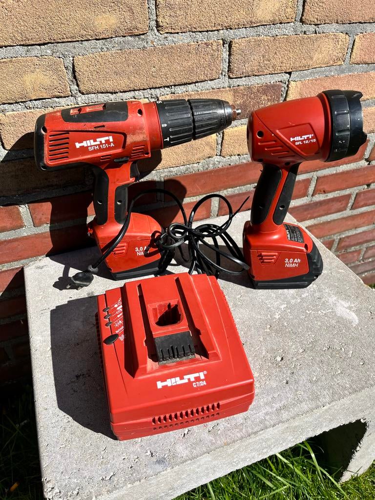 Hilti Acculader boor Schroeftol SFR 151-A en Zaklamp SFL, Ophalen of Verzenden, Gebruikt, Boor- en Schroefmachine