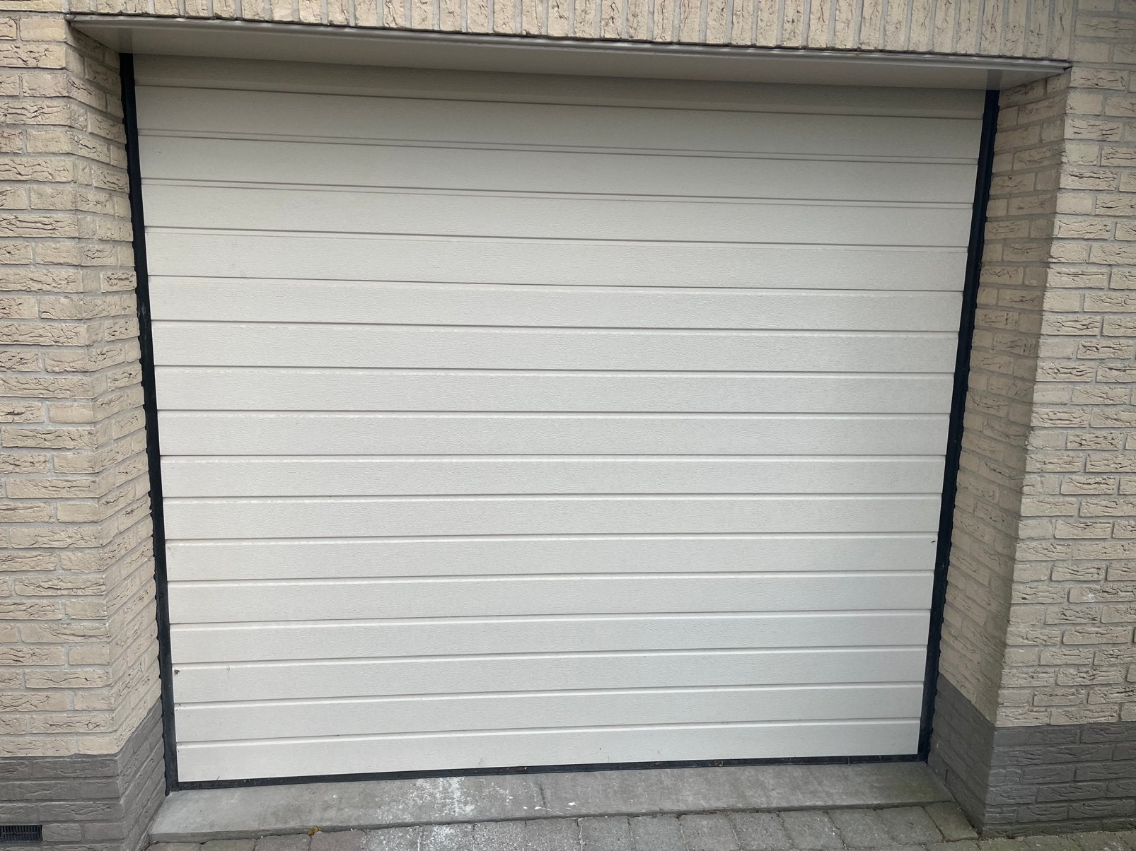 Electrische Garagedeur met afstandsbediening, Doe-het-zelf en Verbouw, Garagedeur, Ophalen of Verzenden, Zo goed als nieuw, 120 cm of meer