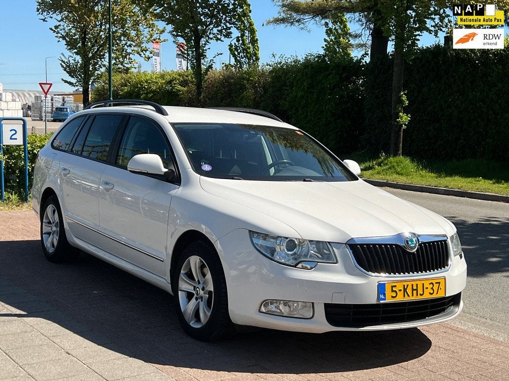 Skoda Superb Combi 1.4TSI Greentech Active * APK 14-05-2027!, Auto's, Voorwielaandrijving, Euro 5, 125 pk, Gebruikt