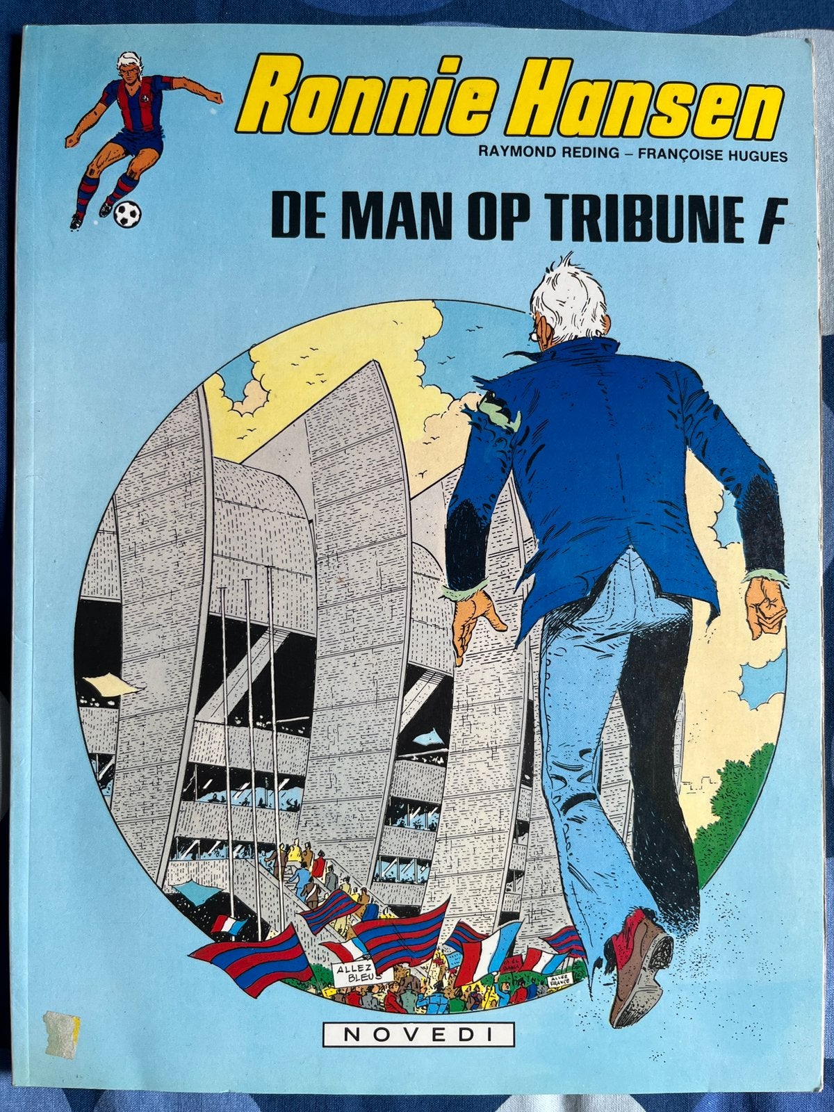 Voetbalstrip Ronnie Hansen: De man op tribune F, Eén stripboek, Ophalen of Verzenden, Zo goed als nieuw