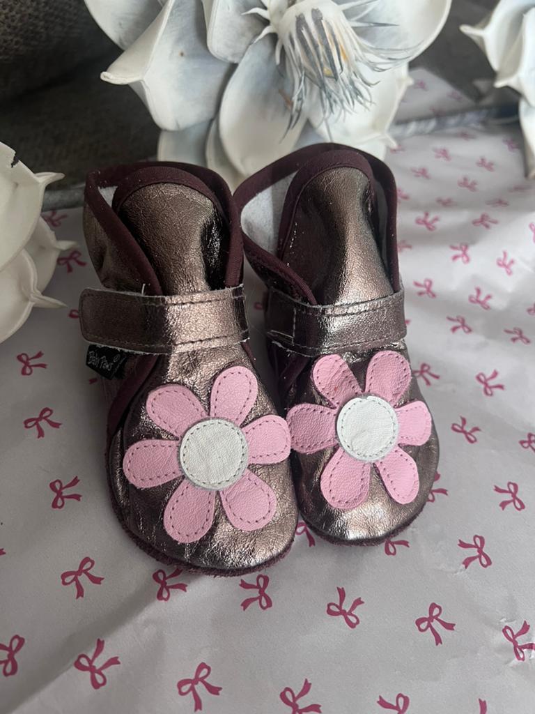 Baby slofjes Baby Paws, Kinderen en Baby's, Babykleding | Schoentjes en Sokjes, Slofjes, Meisje, Nieuw, Ophalen of Verzenden