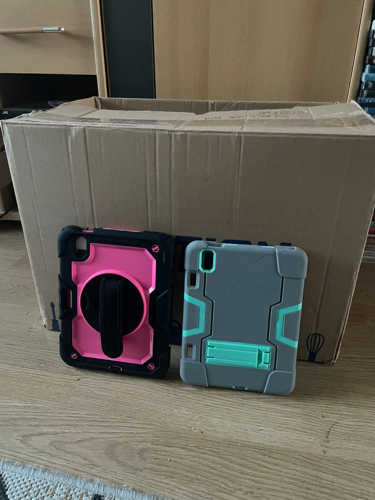 Partij 36 iPad mini 6 (2021) hoesjes, 8 inch, Nieuw, Bescherming voor- en achterkant, Ophalen of Verzenden