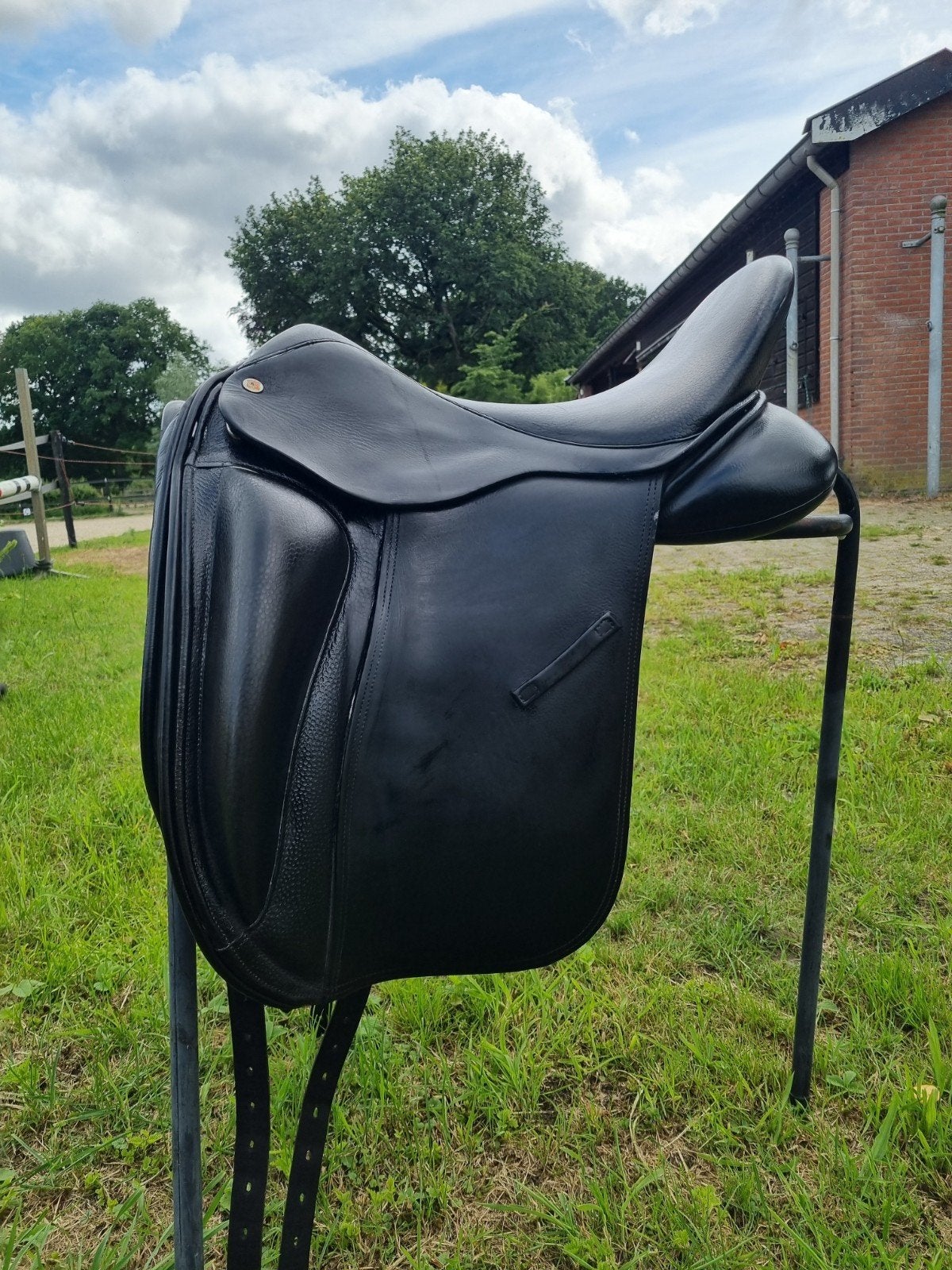 vivary dressuurzadel 17 inch zwart, Dieren en Toebehoren, Paarden en Pony's | Zadels, Ophalen, Gebruikt, Dressuur, Overige merken