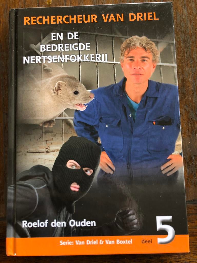 Rechercheur van Driel en de bedreigde nertsenfokkerij, Boeken, Kinderboeken | Jeugd | 13 jaar en ouder, Ophalen of Verzenden, Zo goed als nieuw