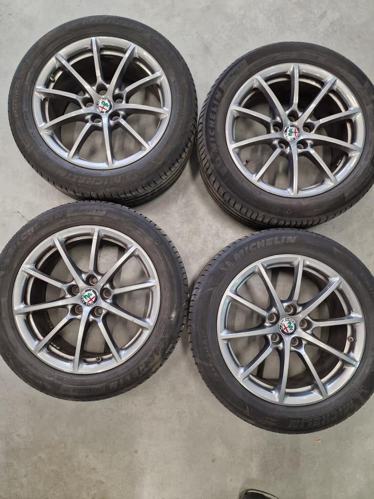 Lichtmetalen velgen voor Alfa Giulia met zomerbanden (TPMS), Ophalen, Velg(en), 17 inch, Zomerbanden