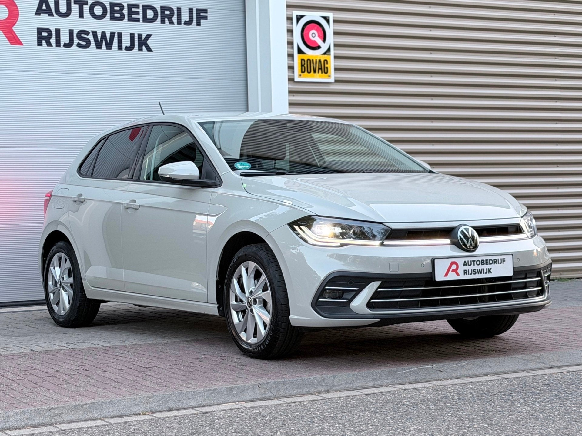 Foto 9 van Volkswagen Polo 1.0 TSI Style IQ.Light/Camera/AppleCar