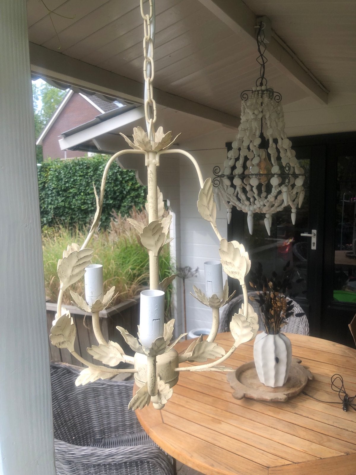 Vintage Bladmotief Kroonluchter - Crème Metaal, Huis en Inrichting, Lampen | Kroonluchters, Ophalen of Verzenden, Gebruikt, Metaal