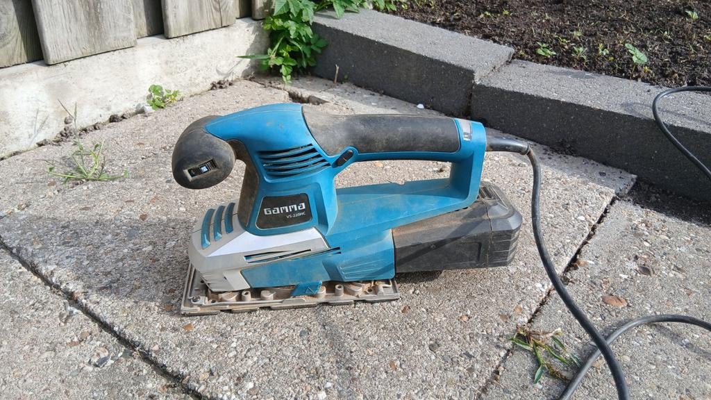 GAMMA Vlakschuurmachine 220 Watt te koop, Doe-het-zelf en Verbouw, Gereedschap | Schuurmachines, Ophalen of Verzenden, Gebruikt