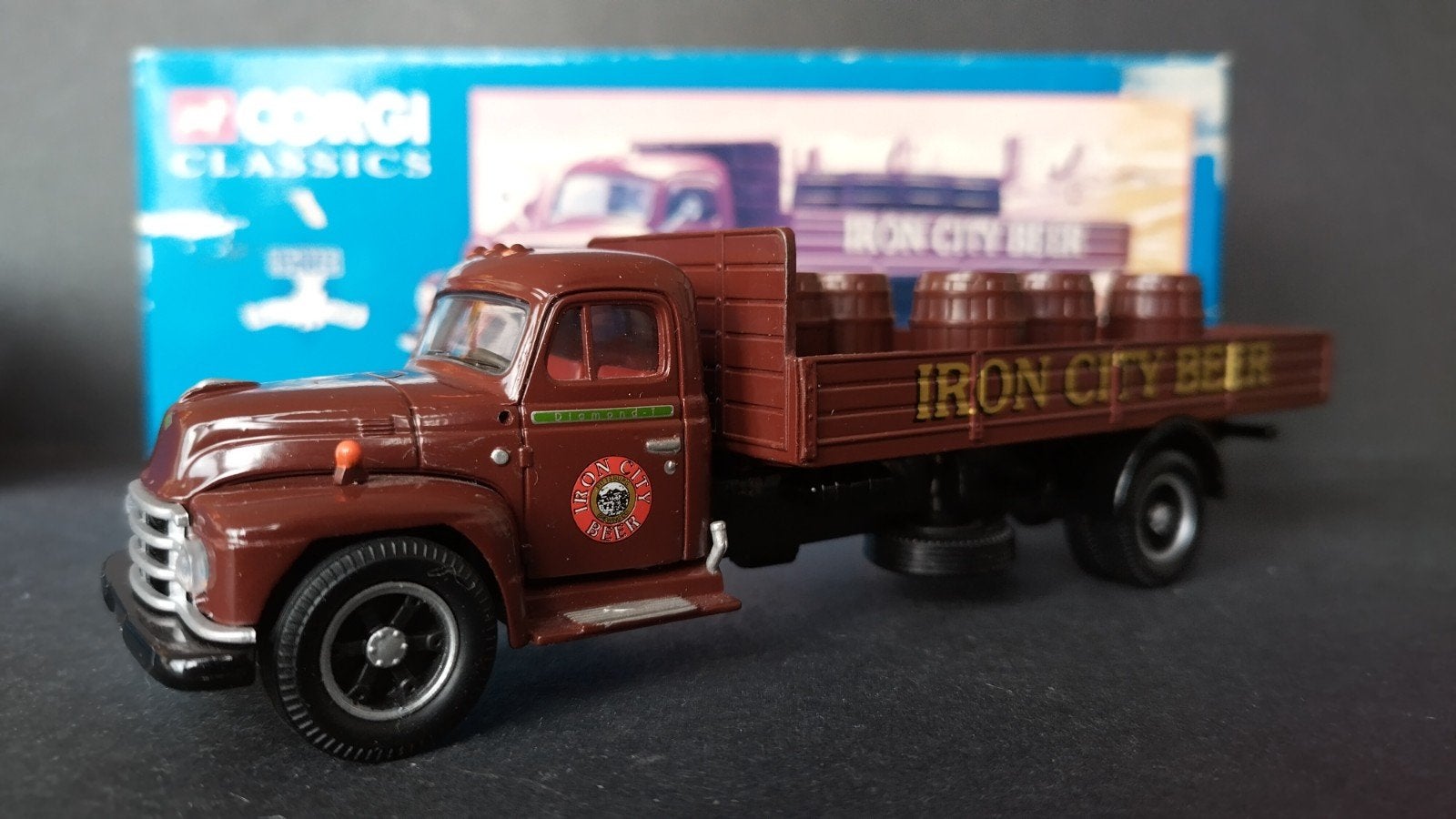 Diamond T 620 Dropside Iron City Beer 1:50 Corgi Pol, Auto, Verzenden, Nieuw, M