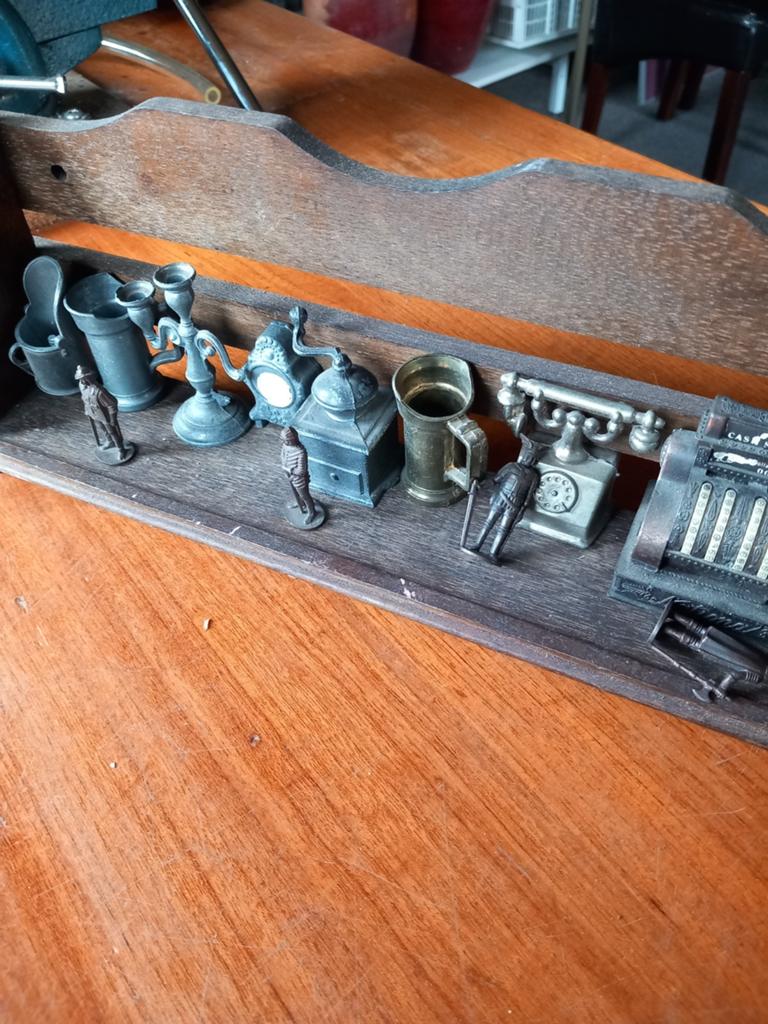 Verzameling van miniatuur tinnen beeldjes en objecten, Ophalen of Verzenden