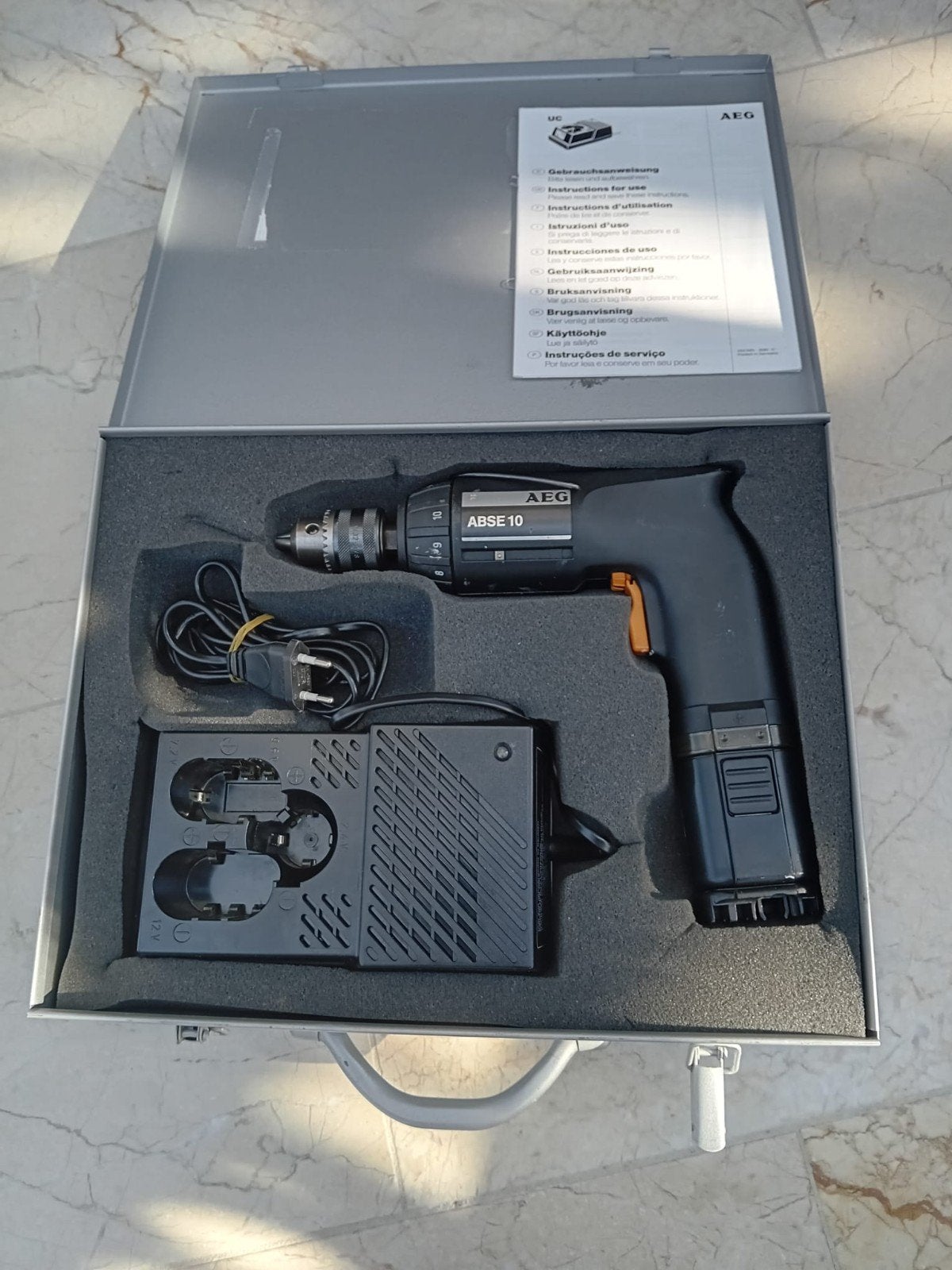 AEG ABSE 10 Boormachine met oplader en koffer, Doe-het-zelf en Verbouw, Gereedschap | Boormachines, Ophalen, Gebruikt, Minder dan 400 watt
