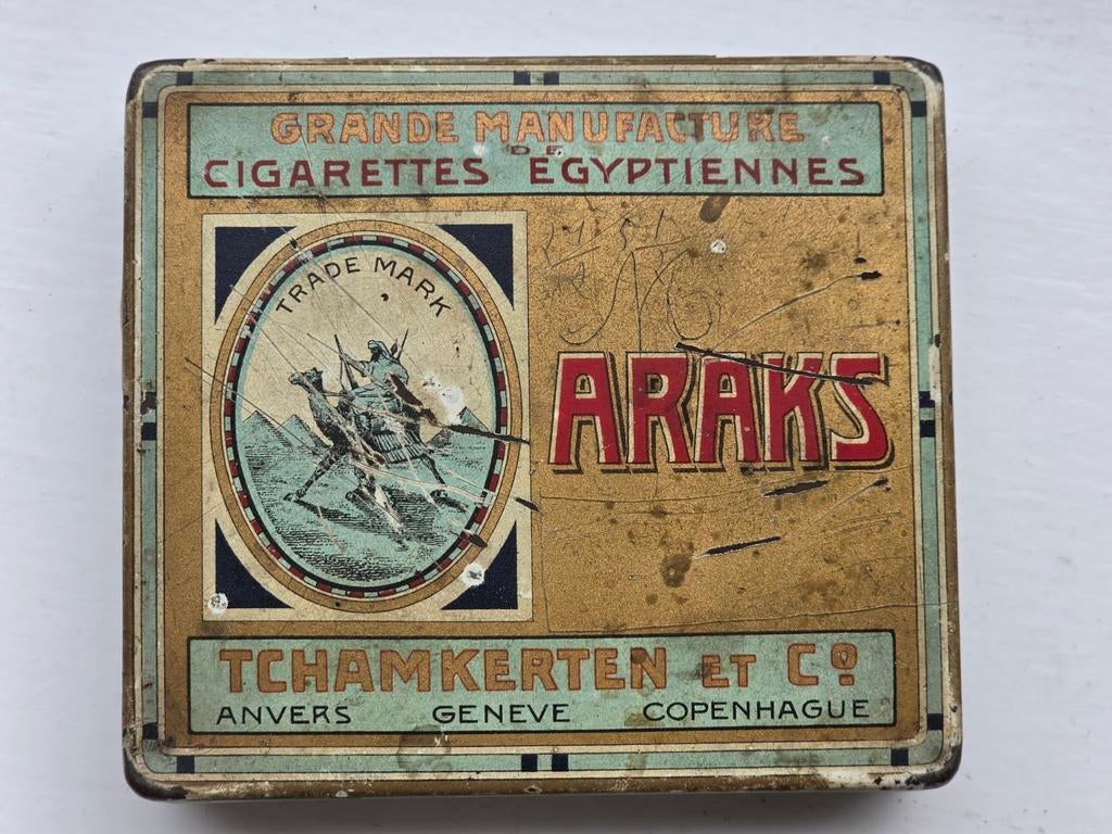 Araks Tchamkerten Egyptiennes Cigarettes blikje, Ophalen of Verzenden, Gebruikt, Overige