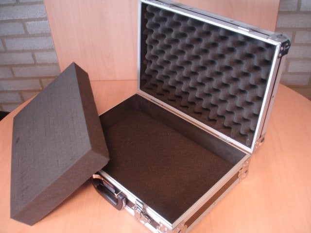 Degelijke, universele foamcase flightcase plukschuim koffer., Ophalen of Verzenden, Nieuw, Overige instrumenten, Flightcase