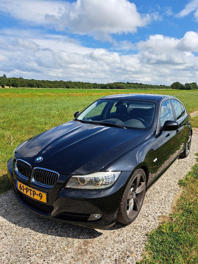 BMW 325i xDrive LCI (218 PK)|Handgeschakeld|Met 189.000 km!, Auto's, Euro 5, Zwart, Leder en Stof, Origineel Nederlands