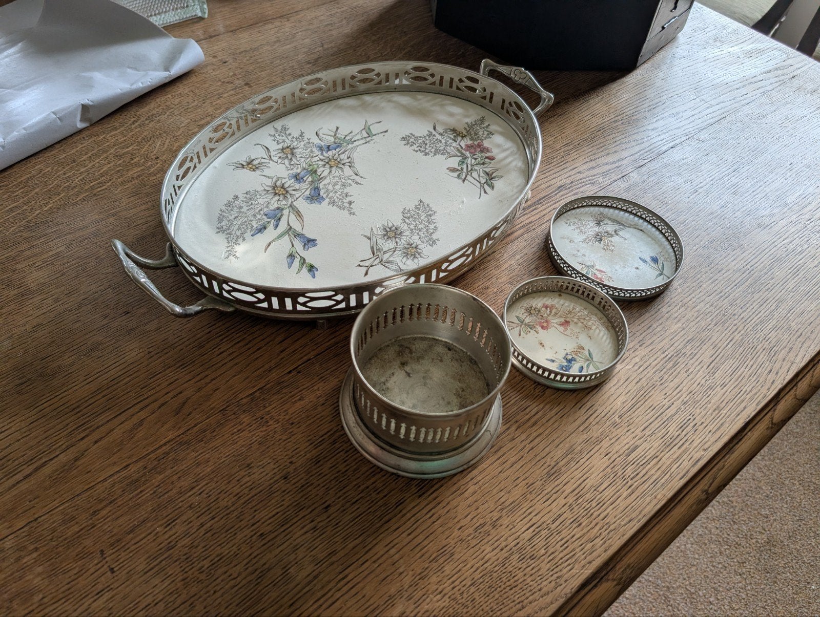 Vintage dienblad met onderzetters, bloemmotief, Antiek en Kunst, Ophalen