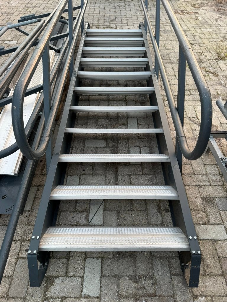 2 stuks SAPA aluminium steektrap 250 cm | dubbele leuning, Ophalen, Gebruikt, Trap, 2 tot 4 meter